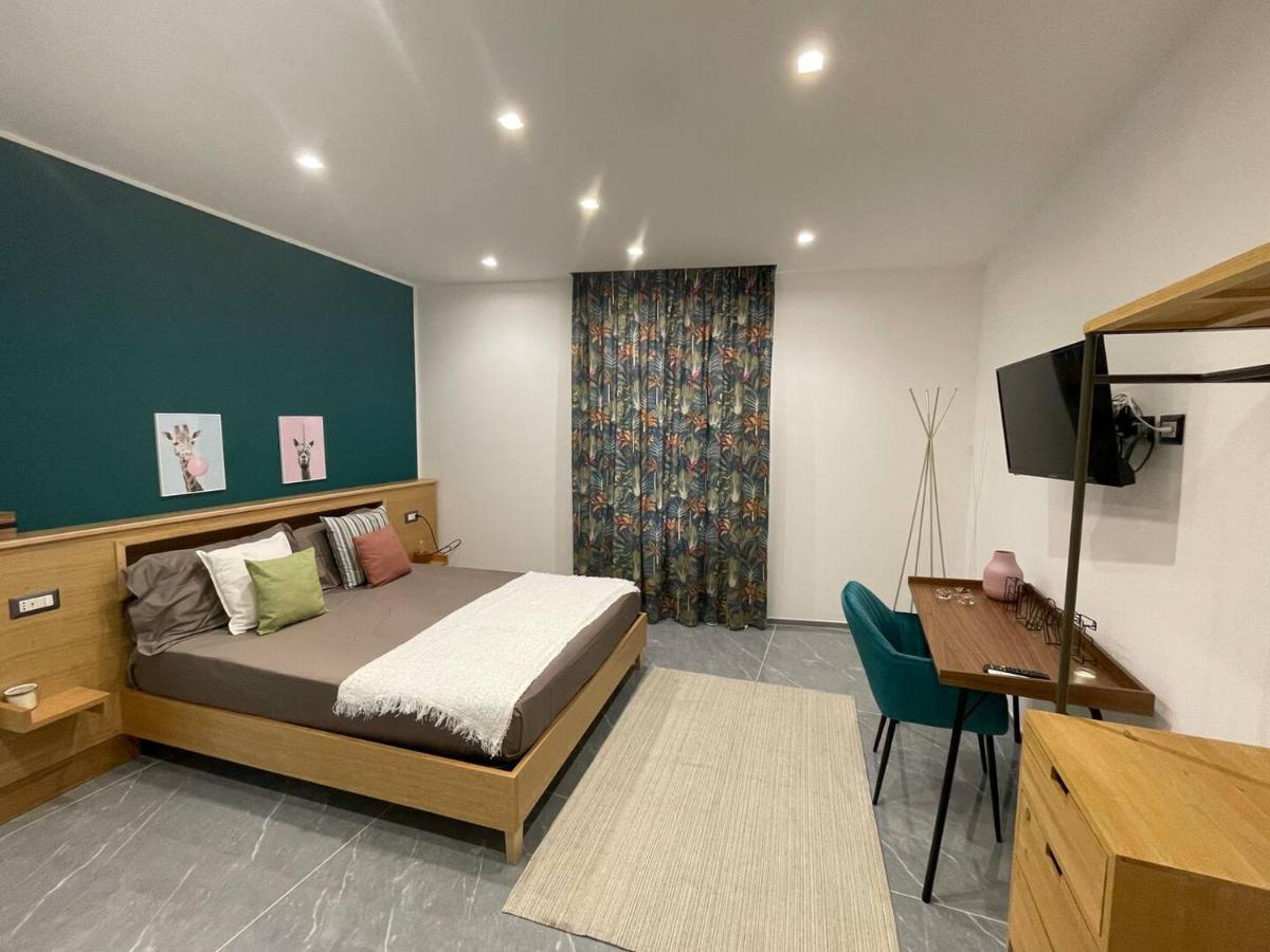 Aurora Luxury Rooms Affittacamere Napoli Bagian luar foto
